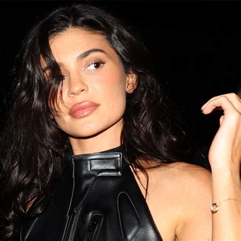 Kylie Jenner Goes Fully Nude as Demi Moore in Striptease ...